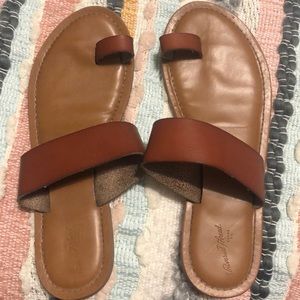 Universal Thread Sandals
